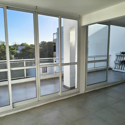 Alquiler de luminoso apartamento dúplex de 3 ambientes, Villa Urquiza, Buenos Aires, Argentina