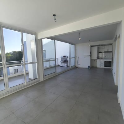 Alquiler de luminoso apartamento dúplex de 3 ambientes, Villa Urquiza, Buenos Aires, Argentina