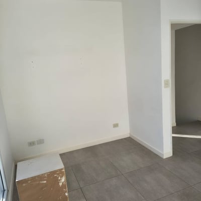 Alquiler de luminoso apartamento dúplex de 3 ambientes, Villa Urquiza, Buenos Aires, Argentina