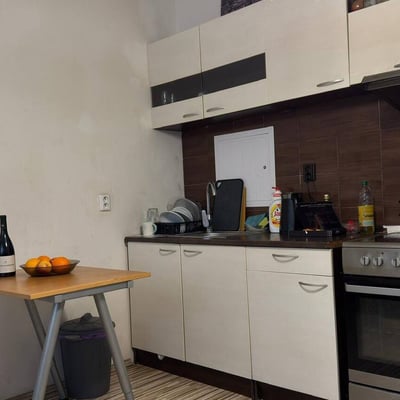 Location d'un studio chaleureux et meublé, Petržalka, Bratislava, Slovaquie