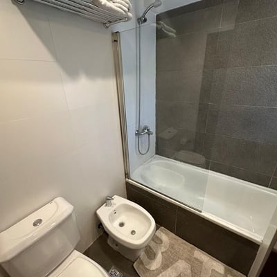 Alquiler de apartamento amplio y moderno con balcón, Palermo, Buenos Aires, Argentina