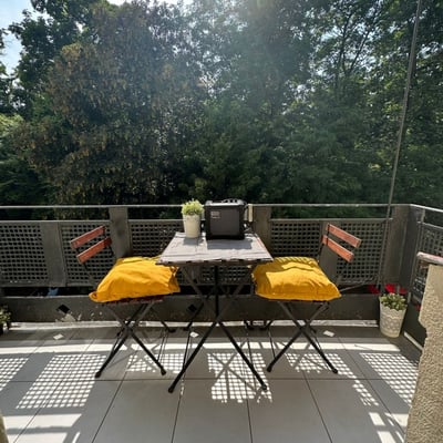 Location d'un appartement lumineux et entièrement meublé avec balcon, 47 m², Smíchov, Prague, République tchèque