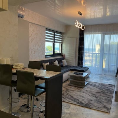 Location d'un appartement moderne et confortable près de la plage, 50 m², Mamaia, Constanța, Roumanie