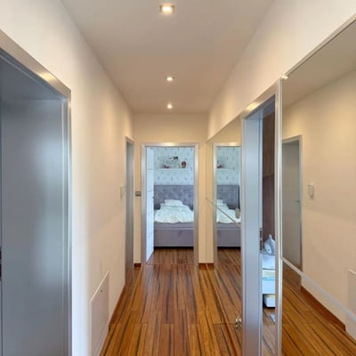 Location d'une villa moderne et confortable avec piscine, Bratislava, Slovaquie