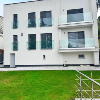 Location d'une villa moderne et confortable avec piscine, Bratislava, Slovaquie