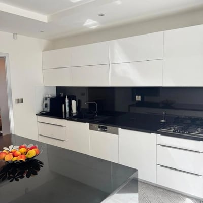 Location d'une villa moderne et confortable avec piscine, Bratislava, Slovaquie