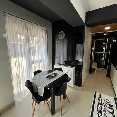 Location d'un appartement spacieux de 200 m² avec jardin privé, quartier Tractorul, Brasov, Roumanie