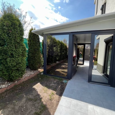 Location d'un appartement spacieux de 200 m² avec jardin privé, quartier Tractorul, Brasov, Roumanie