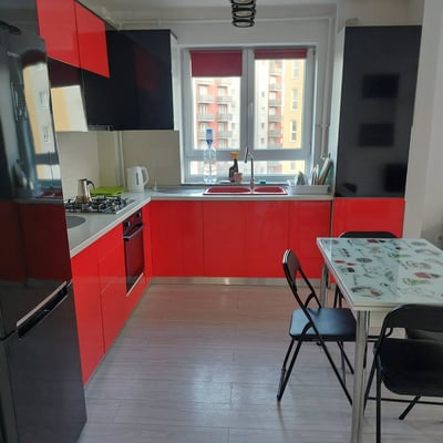 Se alquila apartamento acogedor con parking, Brașov