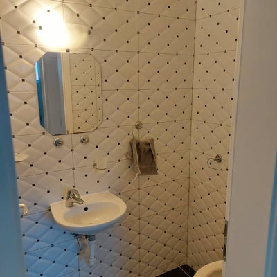 Se alquila apartamento acogedor con parking, Brașov