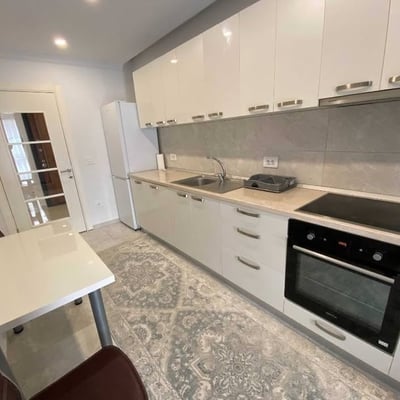 Se alquila apartamento espacioso y amueblado, Tomis Plus, Constanta