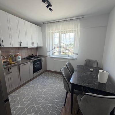 Langfristige möblierte 2-Zimmer-Wohnung zur Miete, Brașov, Rumänien