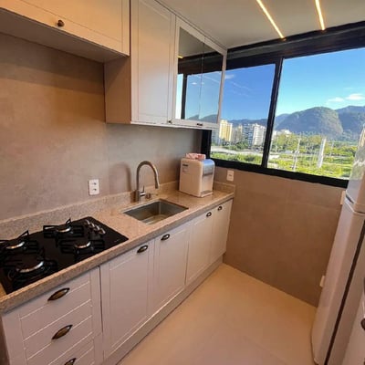 Alquiler a largo plazo de un apartamento dúplex de 3 habitaciones, 90 m², en Barra da Tijuca, Río de Janeiro, Brasil