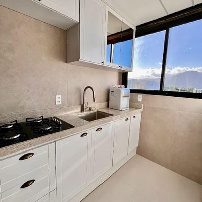 Alquiler a largo plazo de un apartamento dúplex de 3 habitaciones, 90 m², en Barra da Tijuca, Río de Janeiro, Brasil
