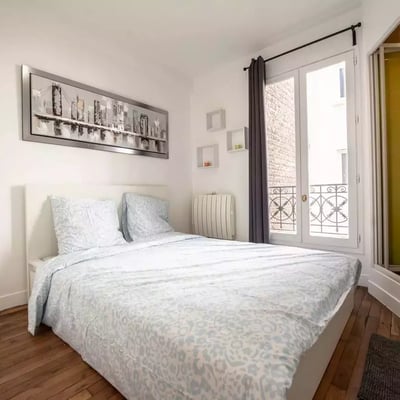 Long-term rental in Paris — 30 m² studio on the 4th floor without elevator in the 13th district