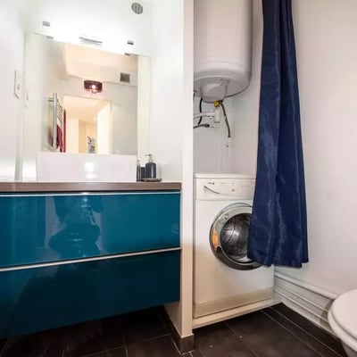 Long-term rental in Paris — 30 m² studio on the 4th floor without elevator in the 13th district