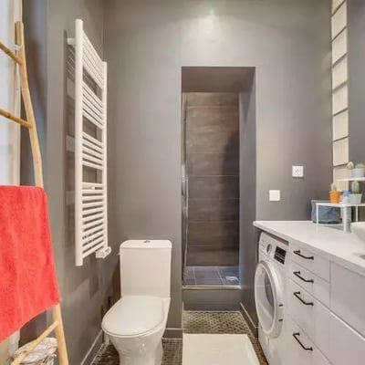 Long-term rental in Paris — 4-room 101 m² apartment with balcony and elevator in the 9th district