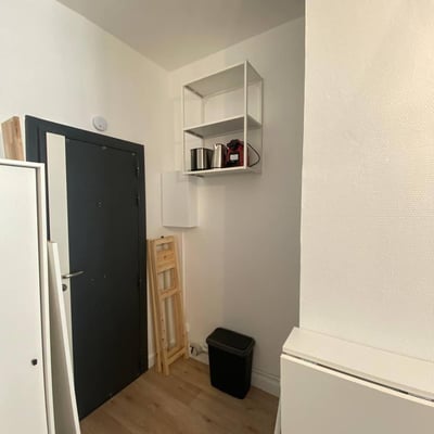 Small bright studio in Paris