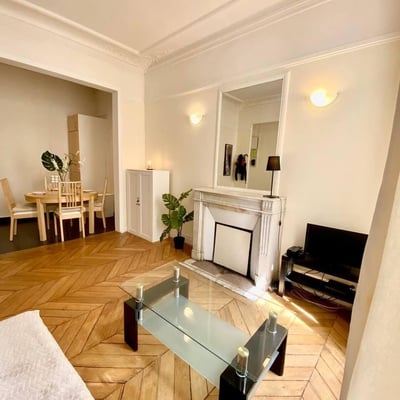 Bright two-room apartment 40m2 furnished in Paris