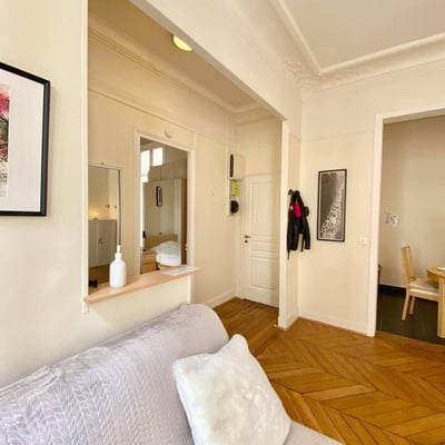 Bright two-room apartment 40m2 furnished in Paris