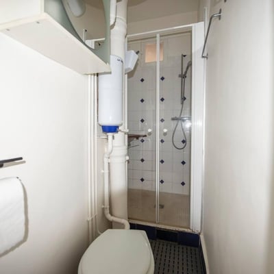 Small bright studio 20 m2 in Paris