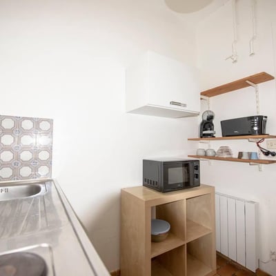 Small bright studio 20 m2 in Paris