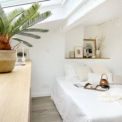 Modern bright attic 25m2 in Paris