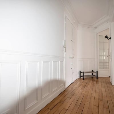 Bright 2-room apartment in Paris for rent from a year