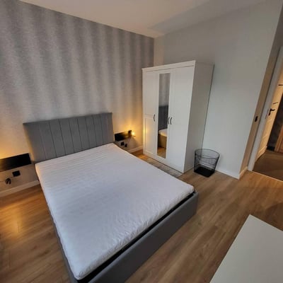 Moderno apartamento de 2 habitaciones de 49 m2 con terraza en Cracovia.