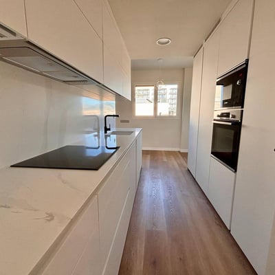 Rent in a new building 30 minutes from Barcelona