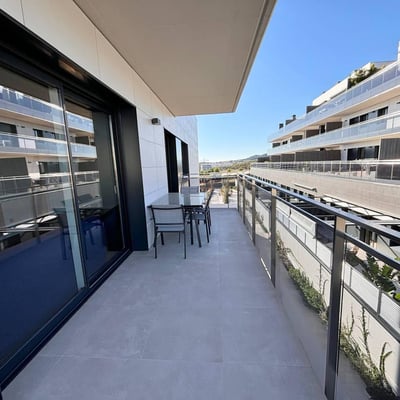 Rent in a new building 30 minutes from Barcelona