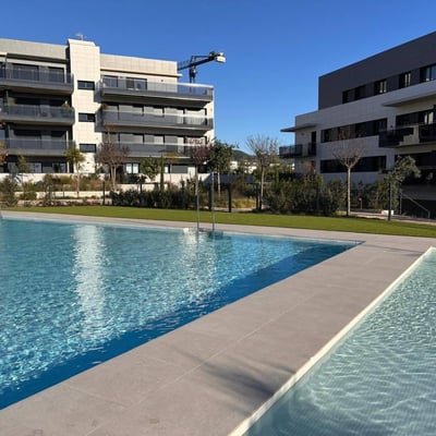 Rent in a new building 30 minutes from Barcelona