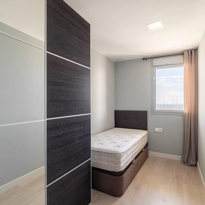 Spacious apartment 20 minutes from Barcelona