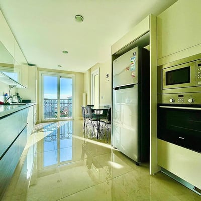 Долгосрочная аренда квартиры 3+1 с видом на море в Стамбуле