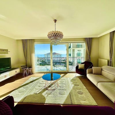 Долгосрочная аренда квартиры 3+1 с видом на море в Стамбуле