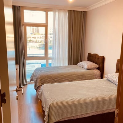 Просторная квартира 2+1 в закрытом комплексе в Башакшехире