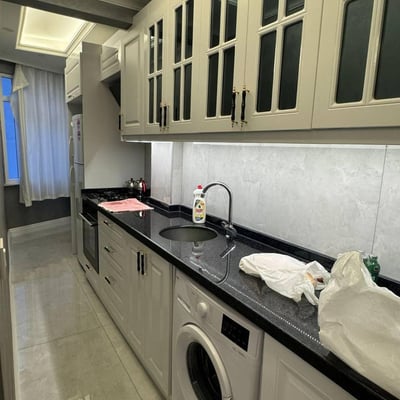 Прекрасная квартира 1+1 в районе Фатих доступна для долгосрочной аренды