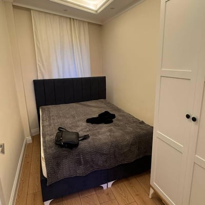 Прекрасная квартира 1+1 в районе Фатих доступна для долгосрочной аренды