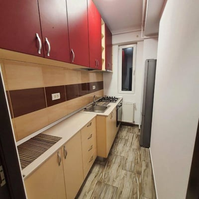 Long-term rent of an apartment with a parking space in a convenient area of ​​Bucharest