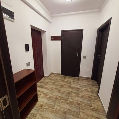 Long-term rent of an apartment with a parking space in a convenient area of ​​Bucharest