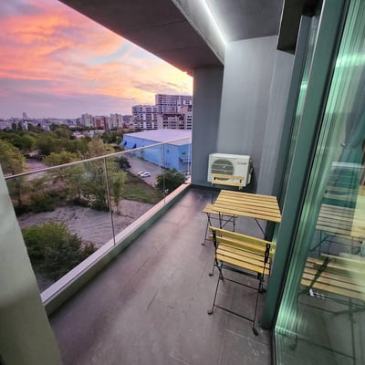 Spacious Apartment in Cloud 9 Residence with Promenada View, Bucharest