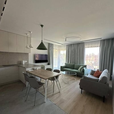 Amplio Apartamento de 3 Habitaciones en Zwierzyniec, Cracovia