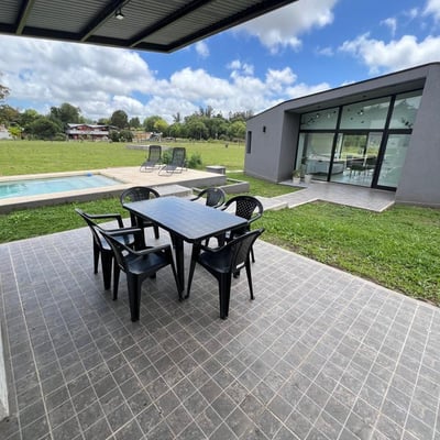 House for Rent in Sierra Los Padres with Patio and Heating