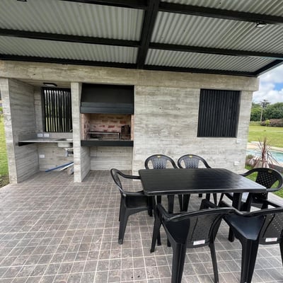 House for Rent in Sierra Los Padres with Patio and Heating