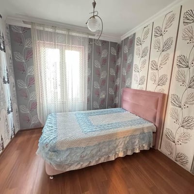 ALQUILER Apartamento de 3 habitaciones 100m² en Batumi, Calle Tabidze 7