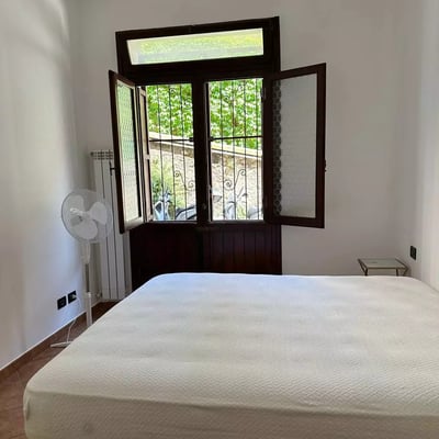 Rent 2-room Apartment, 50 m², Genoa, Castelletto Area