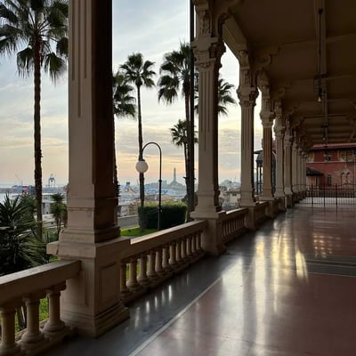Rent a 2-room Apartment in Palazzo Miramare with Terrace and Garden, Genoa