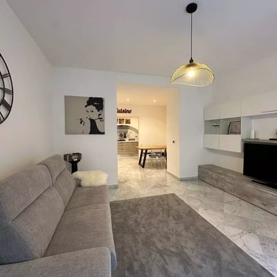 Rent a 2-room Apartment in Palazzo Miramare with Terrace and Garden, Genoa