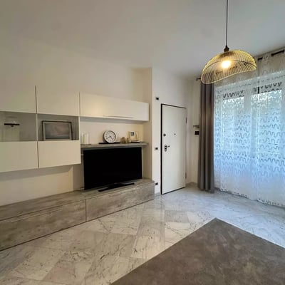 Rent a 2-room Apartment in Palazzo Miramare with Terrace and Garden, Genoa