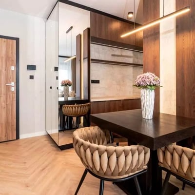 Spacious 3-bedroom apartment with a balcony on Jana Kazimierza Street, Wola, Warsaw